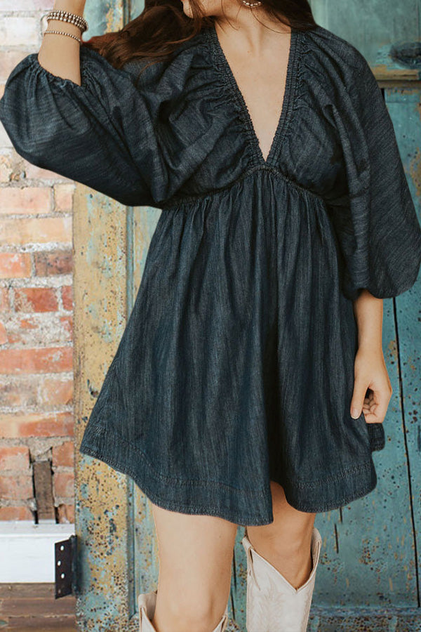 Elegant Lantern Sleeve V-Neck Dress