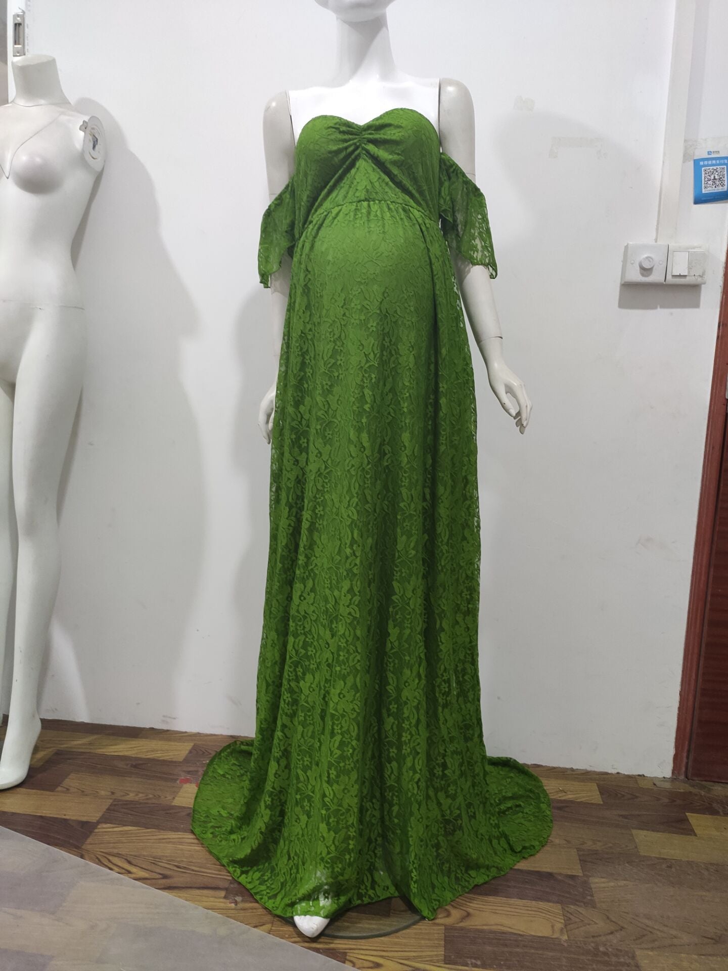 Maternity Photo Shoot Off Shoulder Lace Trailing Maxi Dress