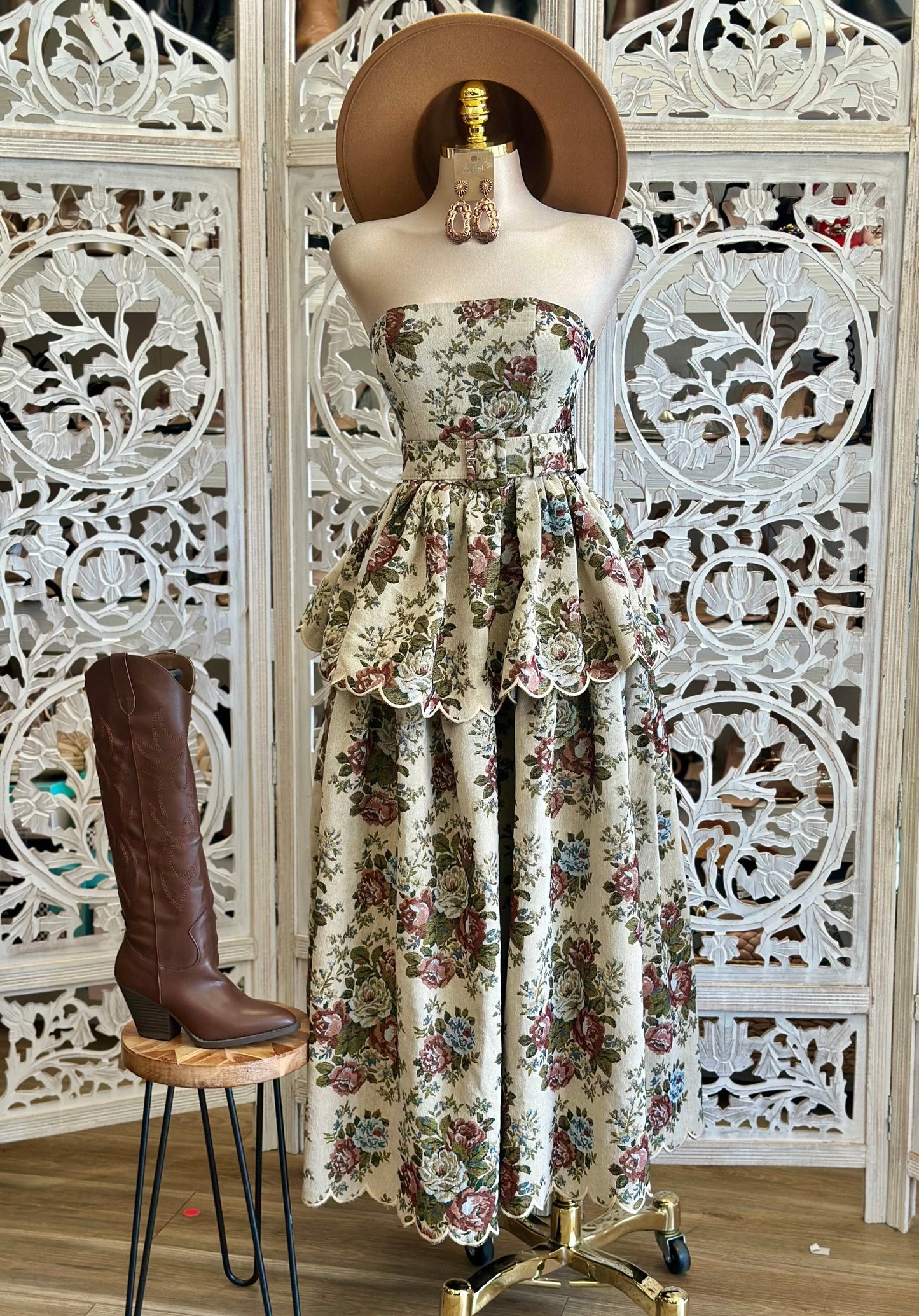 Strapless Floral V Necklace Wavy Lined Dress