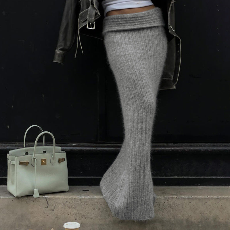 Off-Shoulder Waist-Tapered Cropped Knit Top
